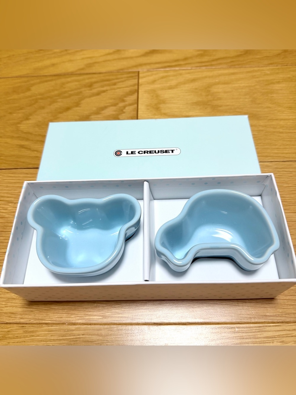 NEW LE CREUSET Baby Gift Set Boy Twin Ramekins Blue Car Bear Plate Dishes Infant